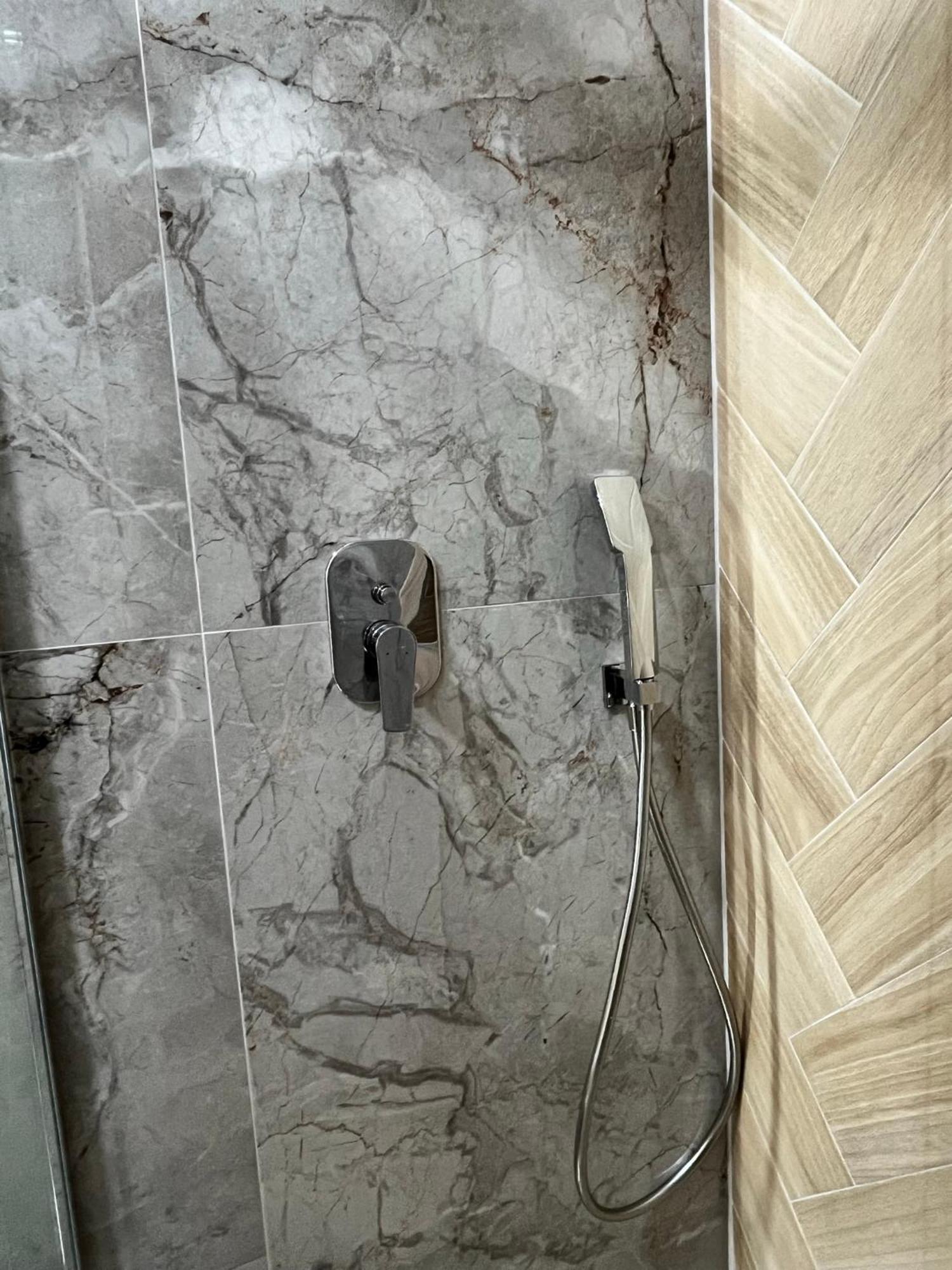 بارغا Maison Deluxe Studios And Apartment المظهر الخارجي الصورة